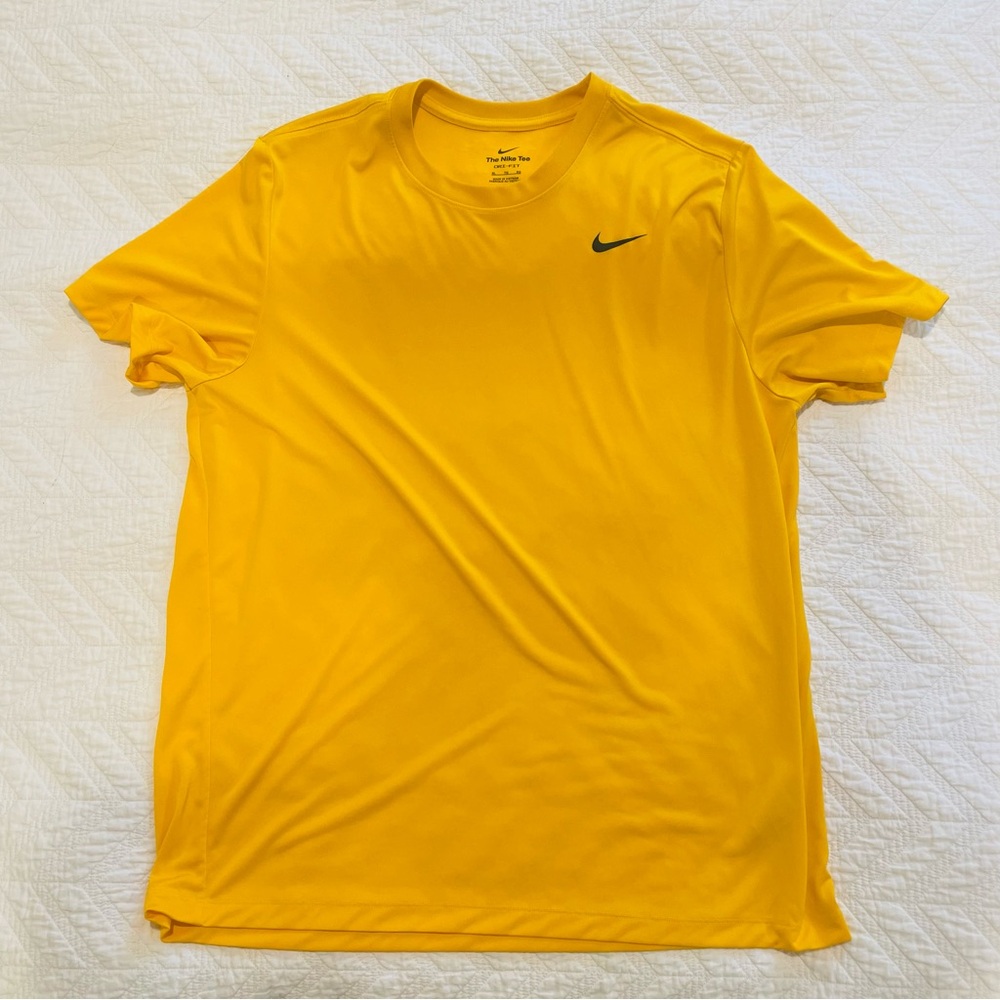 Nike Dri-FIT Men's Yellow T-Shirt XL
